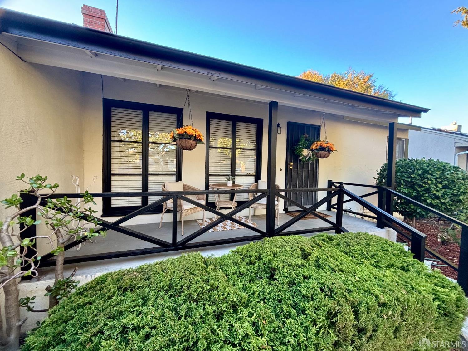 Detail Gallery Image 2 of 25 For 1127 Hollyburne Ave, Menlo Park,  CA 94025 - 3 Beds | 1 Baths