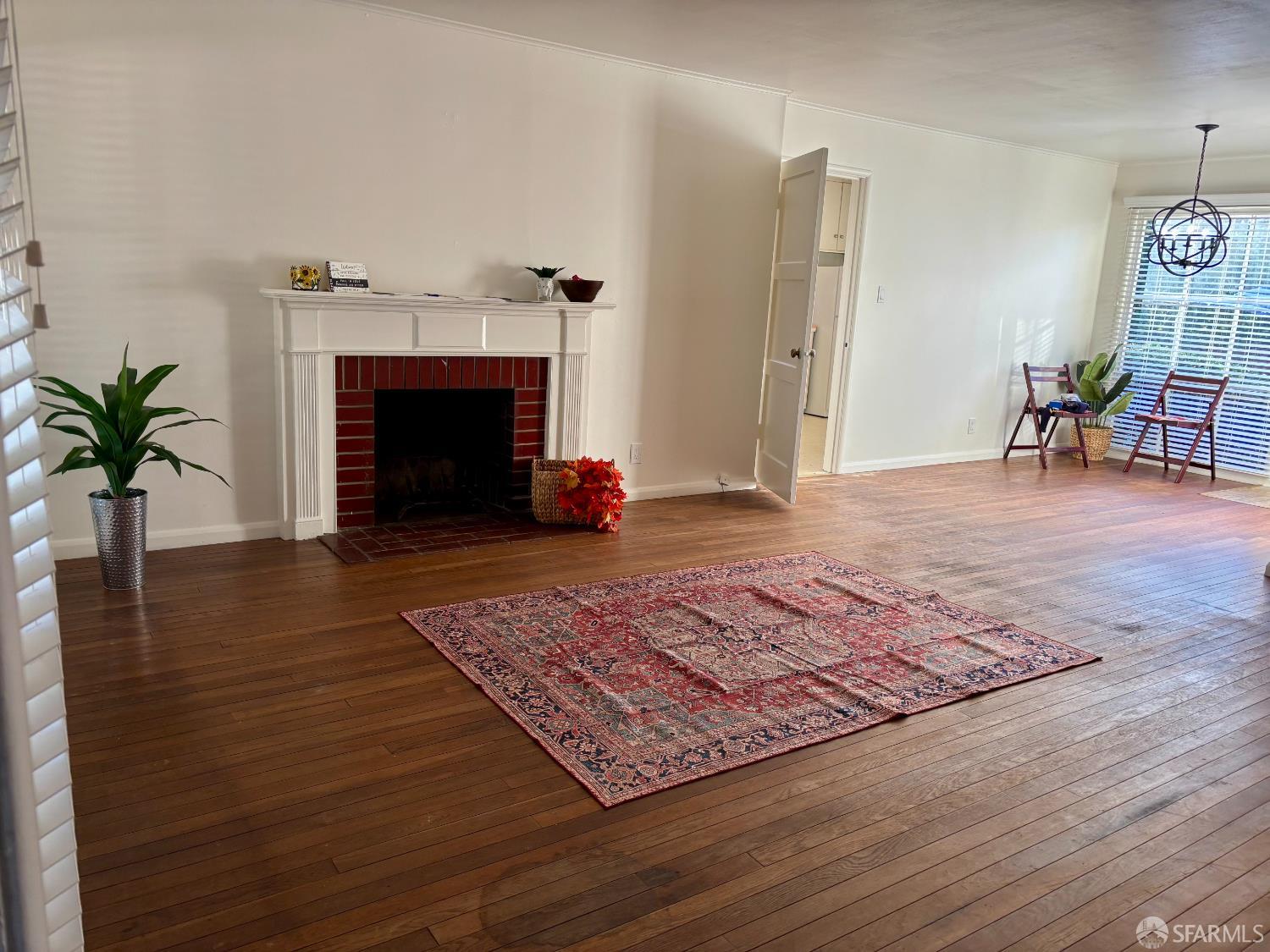 Detail Gallery Image 7 of 25 For 1127 Hollyburne Ave, Menlo Park,  CA 94025 - 3 Beds | 1 Baths