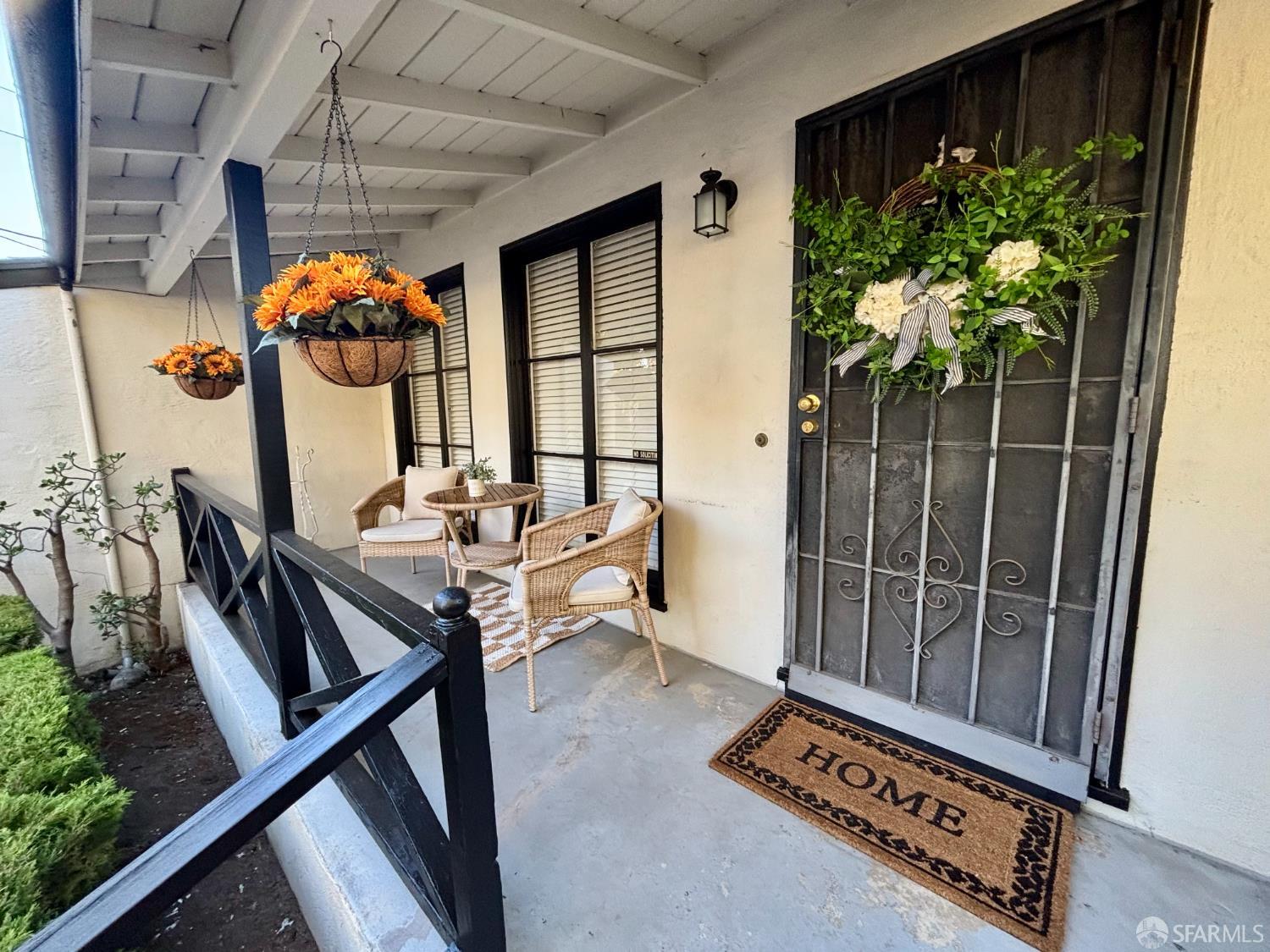 Detail Gallery Image 3 of 25 For 1127 Hollyburne Ave, Menlo Park,  CA 94025 - 3 Beds | 1 Baths