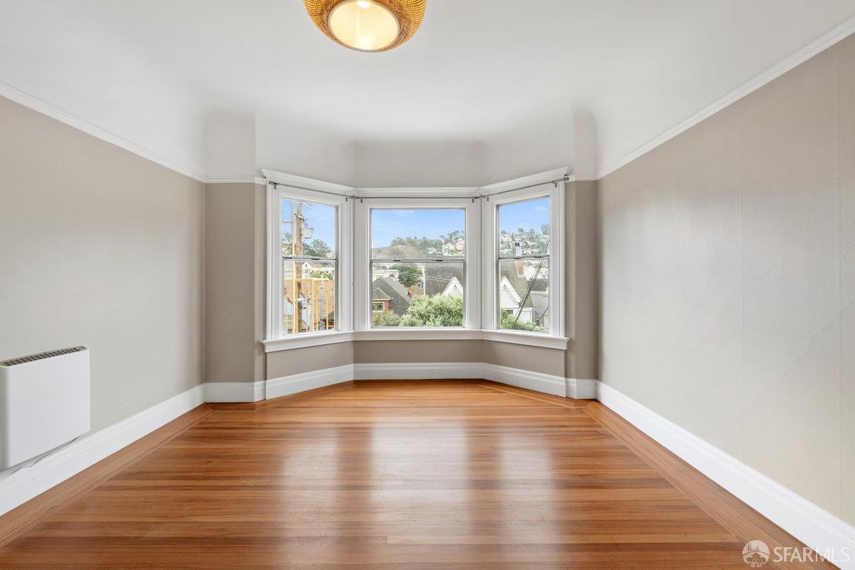 Detail Gallery Image 2 of 16 For 370 Frederick St, San Francisco,  CA 94117 - 2 Beds | 1 Baths