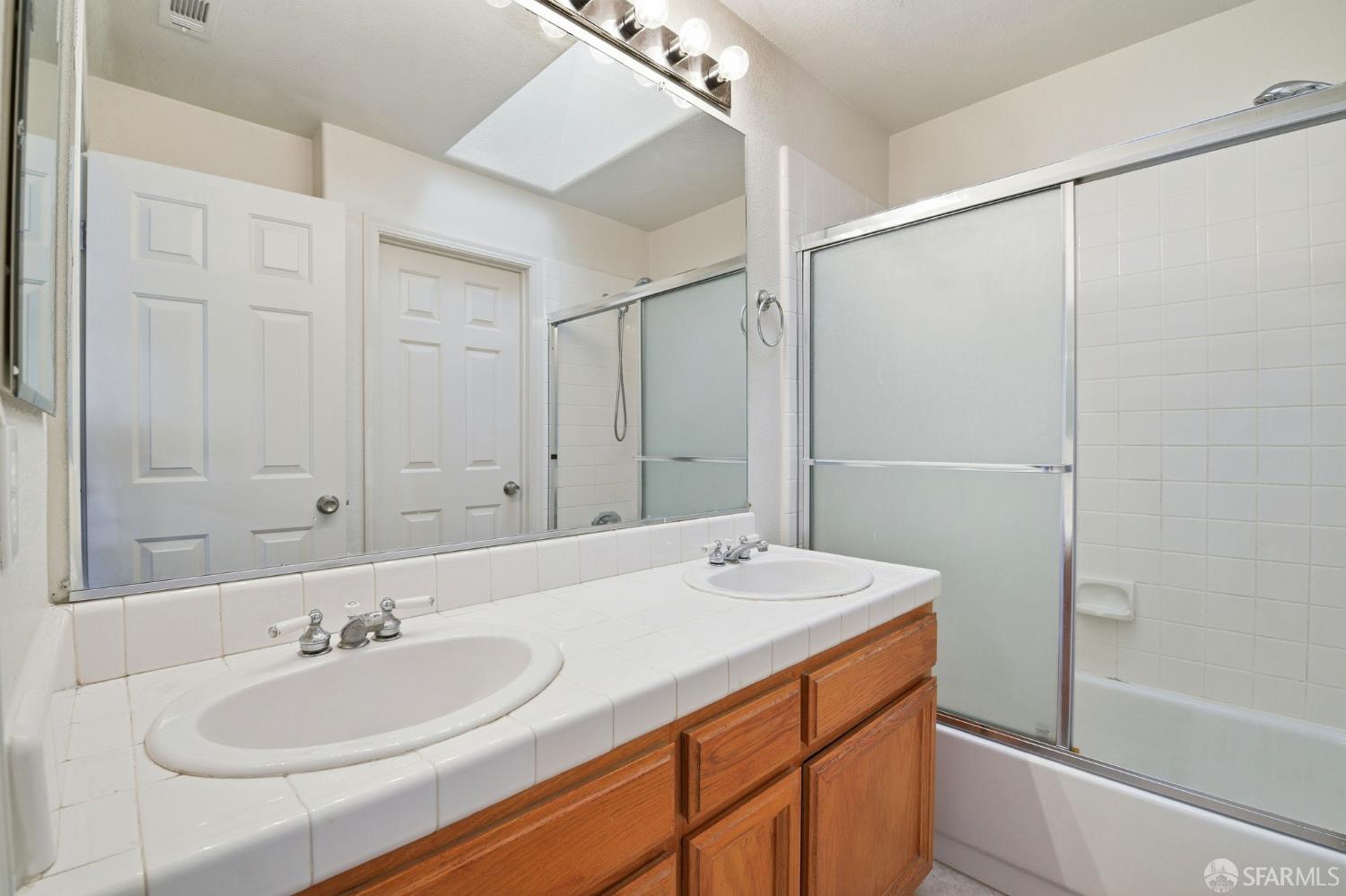 Detail Gallery Image 34 of 41 For 4737 Crestone Peak Ct, Antioch,  CA 94531 - 4 Beds | 3 Baths