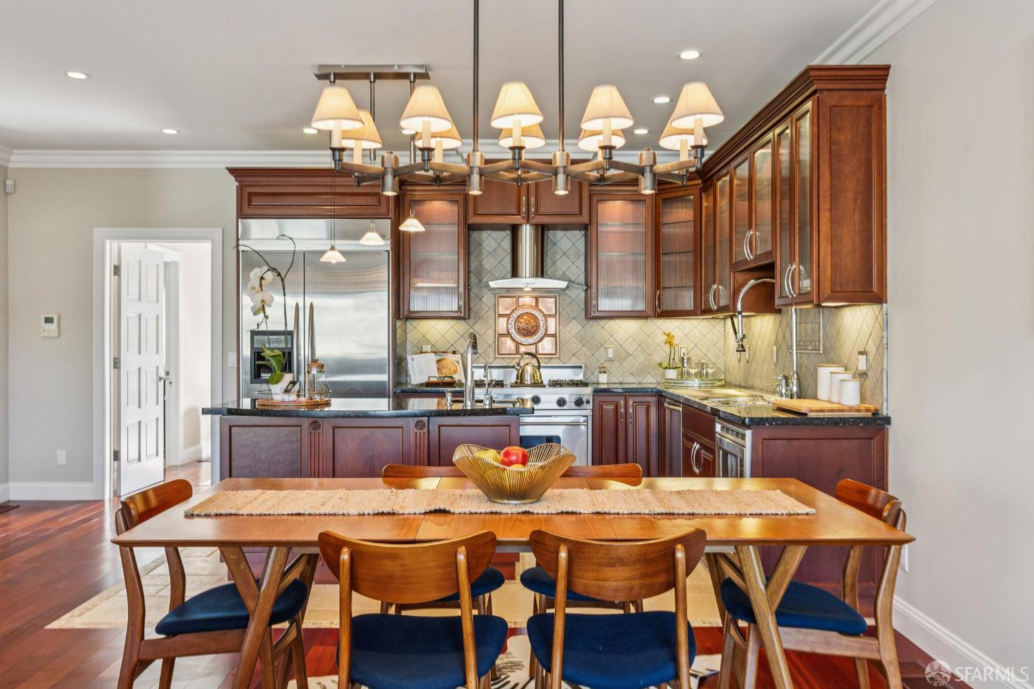 Detail Gallery Image 3 of 64 For 1727 Ulloa St, San Francisco,  CA 94116 - 5 Beds | 4/1 Baths