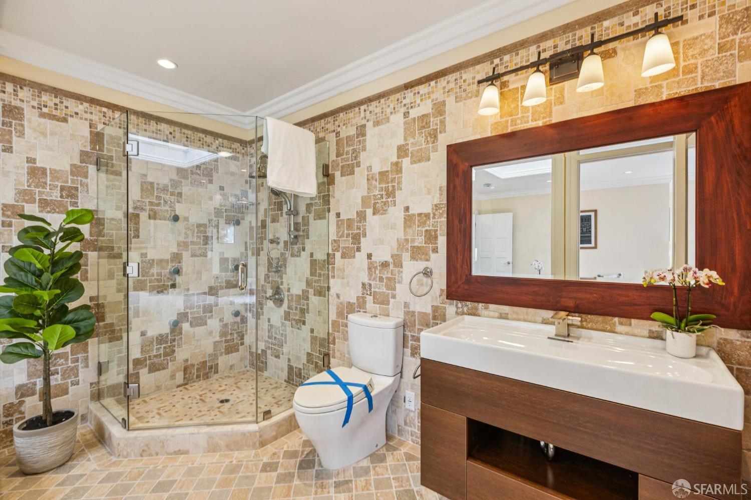 Detail Gallery Image 37 of 64 For 1727 Ulloa St, San Francisco,  CA 94116 - 5 Beds | 4/1 Baths