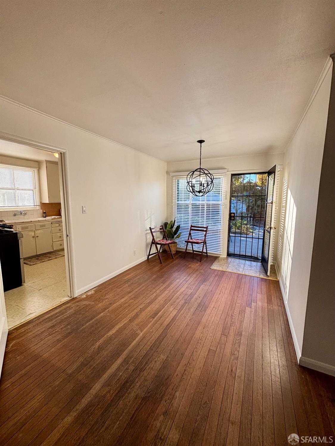 Detail Gallery Image 10 of 25 For 1127 Hollyburne Ave, Menlo Park,  CA 94025 - 3 Beds | 1 Baths