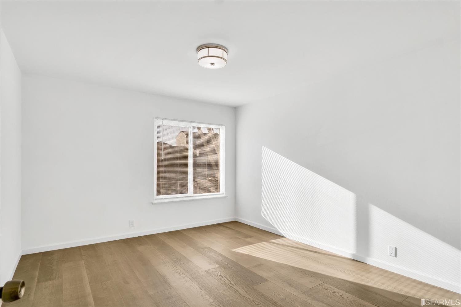 Detail Gallery Image 3 of 11 For 1700 19th Ave #2,  San Francisco,  CA 94122 - 10 Beds | 8 Baths