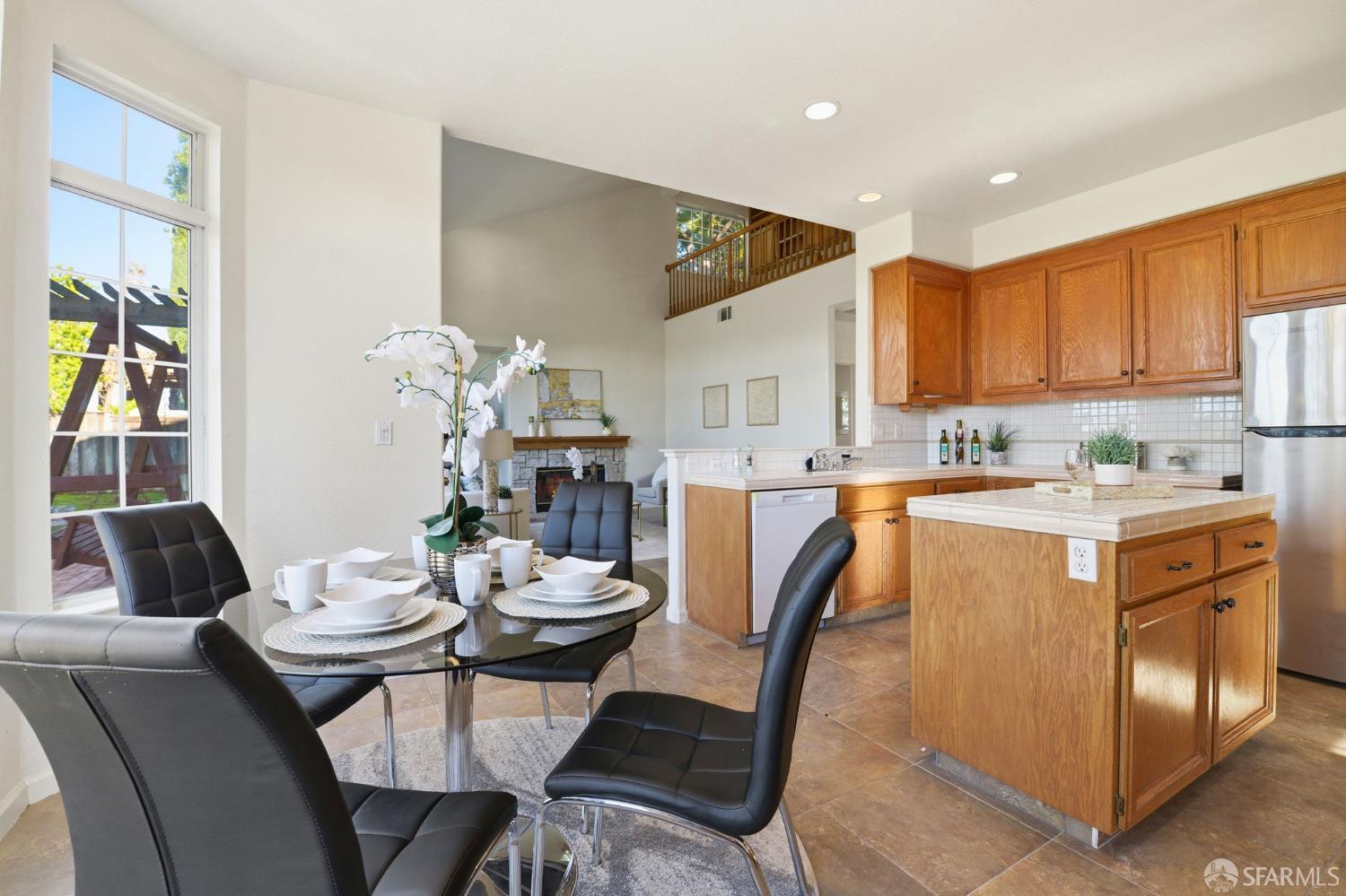 Detail Gallery Image 15 of 41 For 4737 Crestone Peak Ct, Antioch,  CA 94531 - 4 Beds | 3 Baths