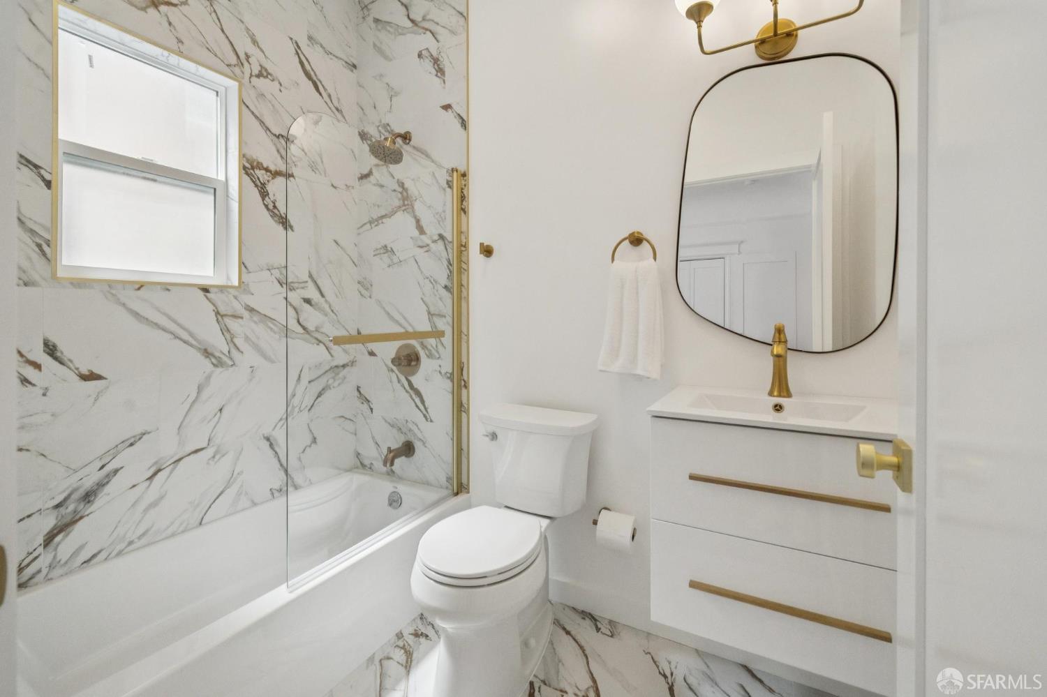 Detail Gallery Image 15 of 26 For 2926 25th St #2928,  San Francisco,  CA 94110 - 3 Beds | 2 Baths