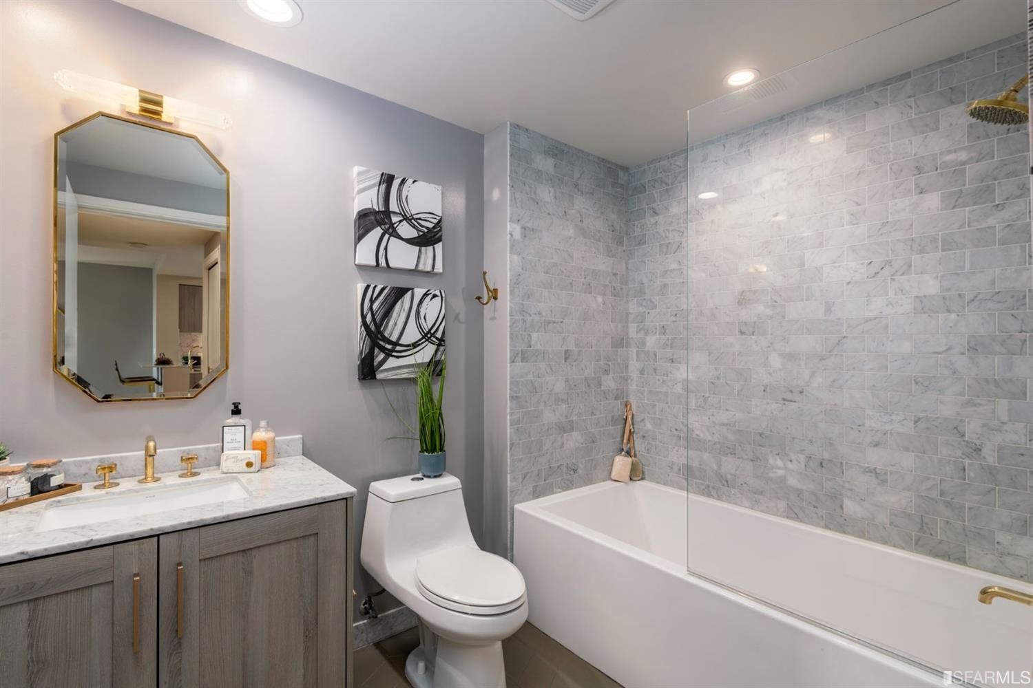 Photo #9: 425085947 Listing: Photo #9