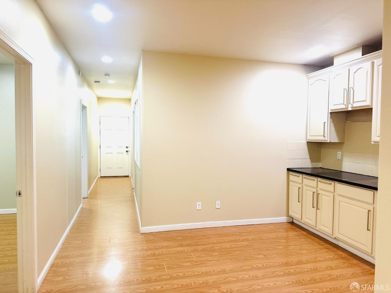 Detail Gallery Image 5 of 15 For 5654 Mission St, San Francisco,  CA 94112 - – Beds | – Baths