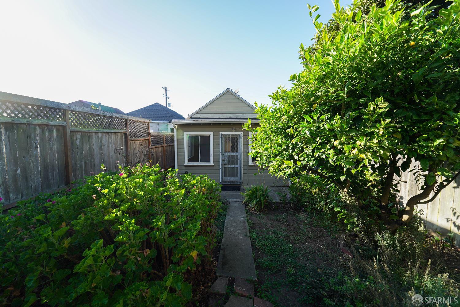 Detail Gallery Image 25 of 28 For 153 Madrid St, San Francisco,  CA 94112 - 3 Beds | 1 Baths