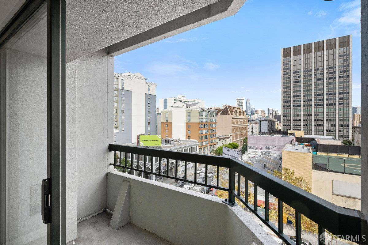 Photo #5: 425084793 Listing: Photo #5