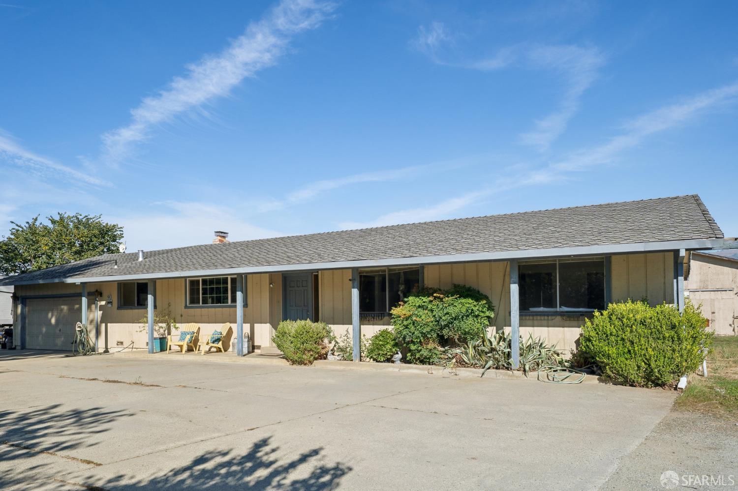 Detail Gallery Image 2 of 49 For 12550 Center Ave, San Martin,  CA 95046 - 3 Beds | 2 Baths