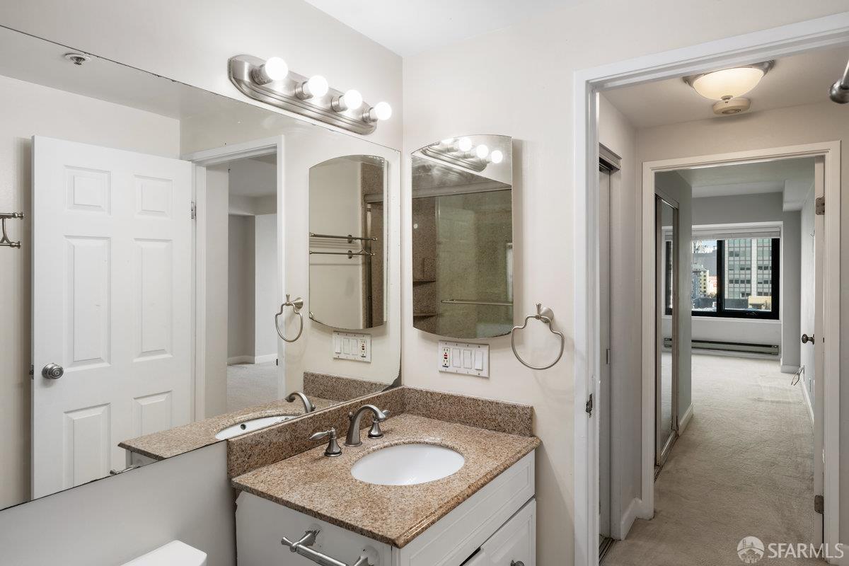 Photo #12: 425084793 Listing: Photo #12