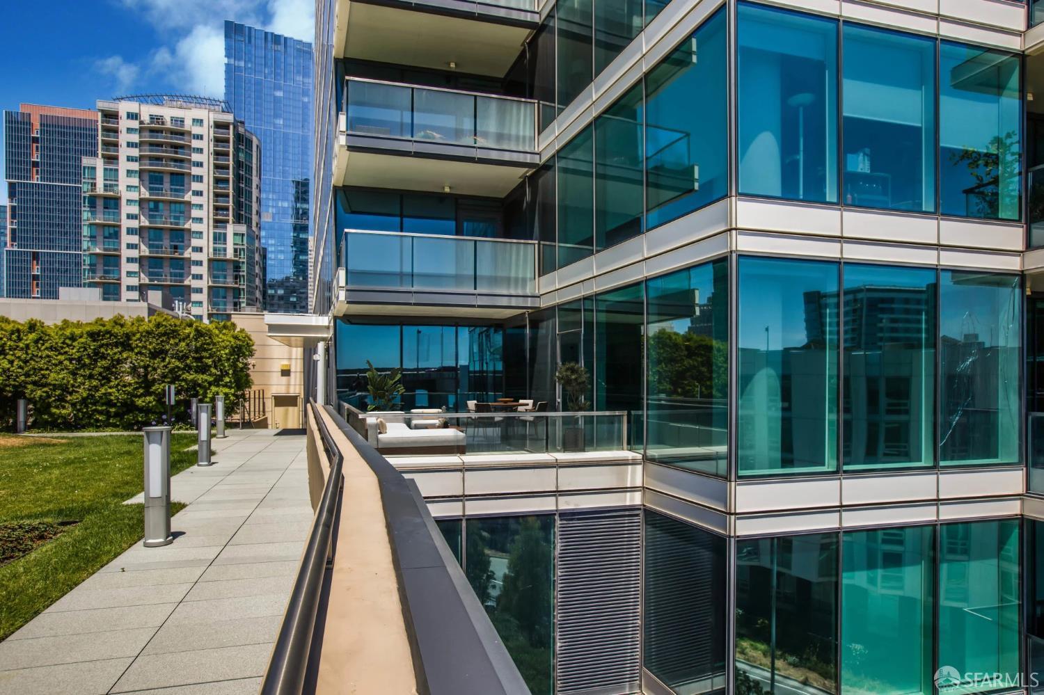 Photo #13: 425085947 Listing: Photo #13