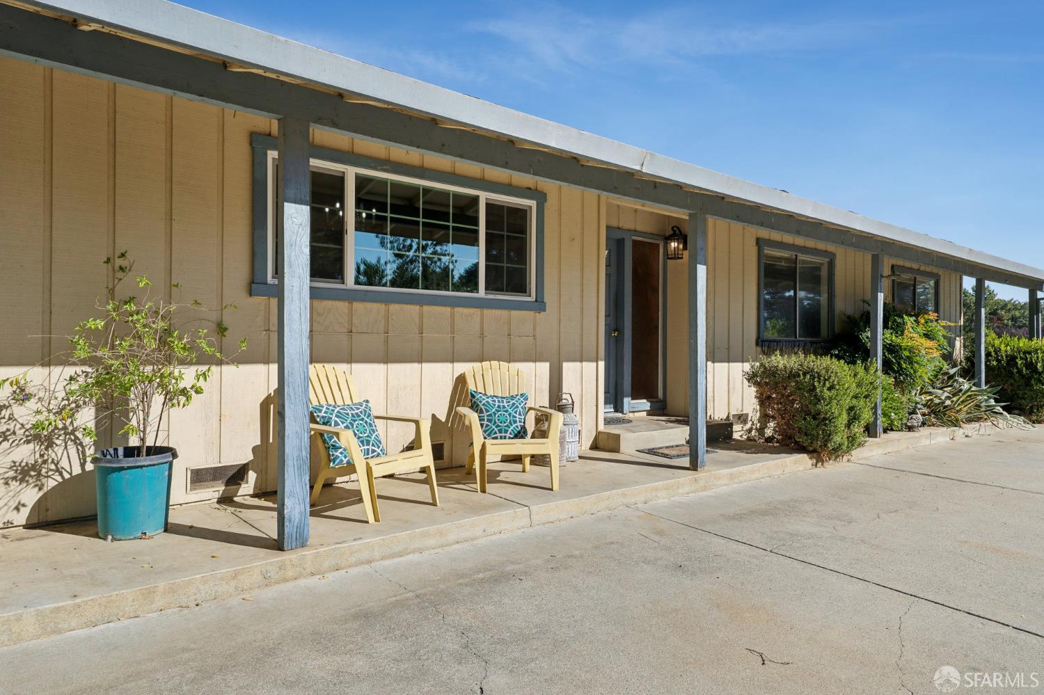 Detail Gallery Image 5 of 49 For 12550 Center Ave, San Martin,  CA 95046 - 3 Beds | 2 Baths