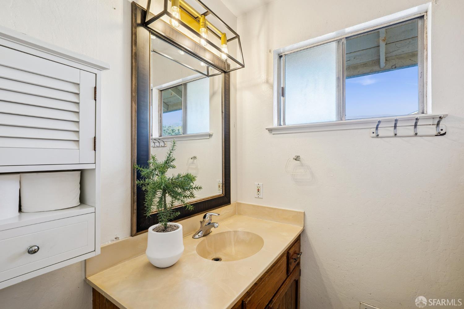 Detail Gallery Image 24 of 49 For 12550 Center Ave, San Martin,  CA 95046 - 3 Beds | 2 Baths