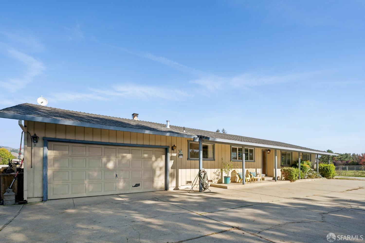 Detail Gallery Image 4 of 49 For 12550 Center Ave, San Martin,  CA 95046 - 3 Beds | 2 Baths