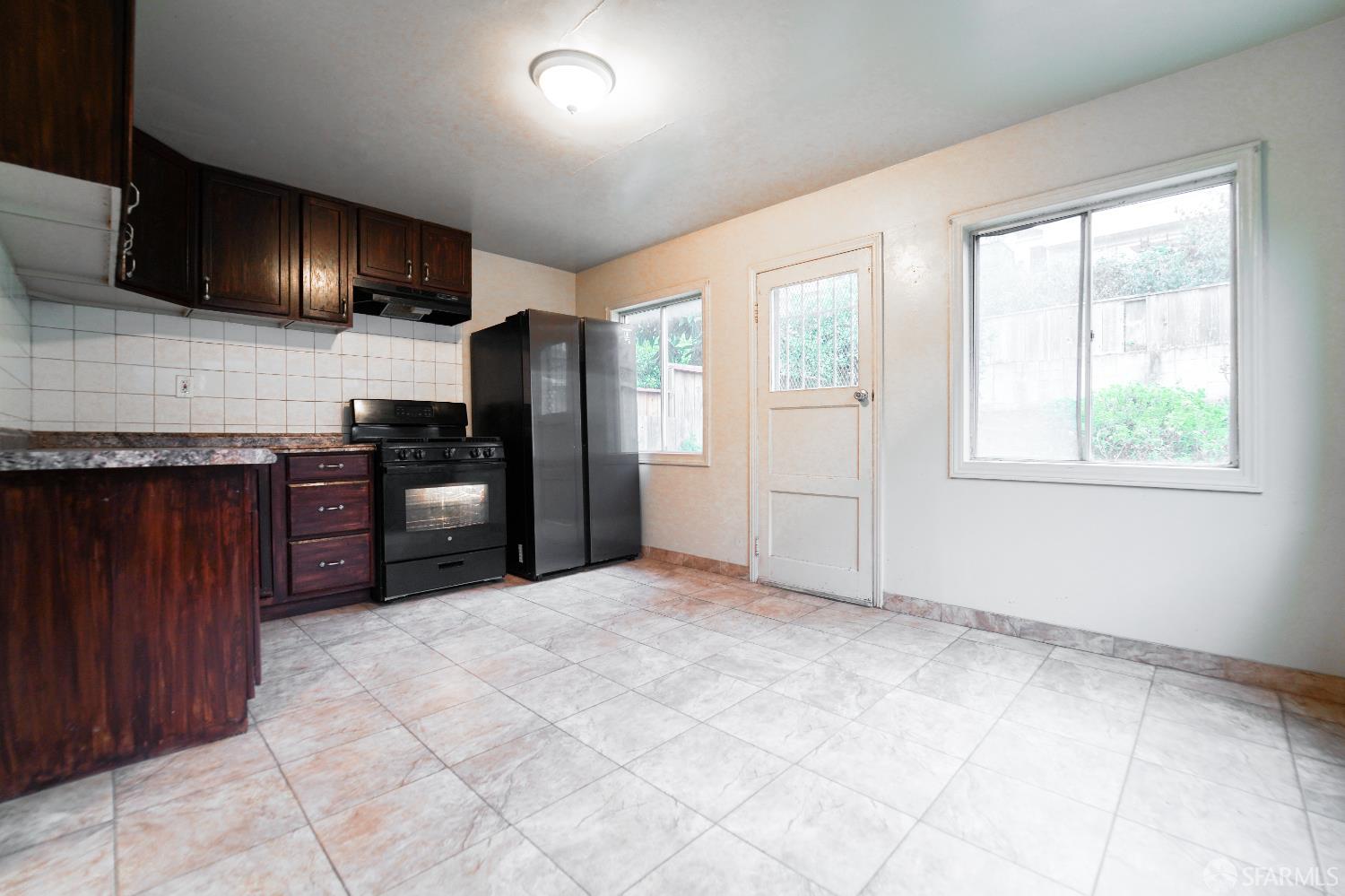 Detail Gallery Image 12 of 28 For 153 Madrid St, San Francisco,  CA 94112 - 3 Beds | 1 Baths