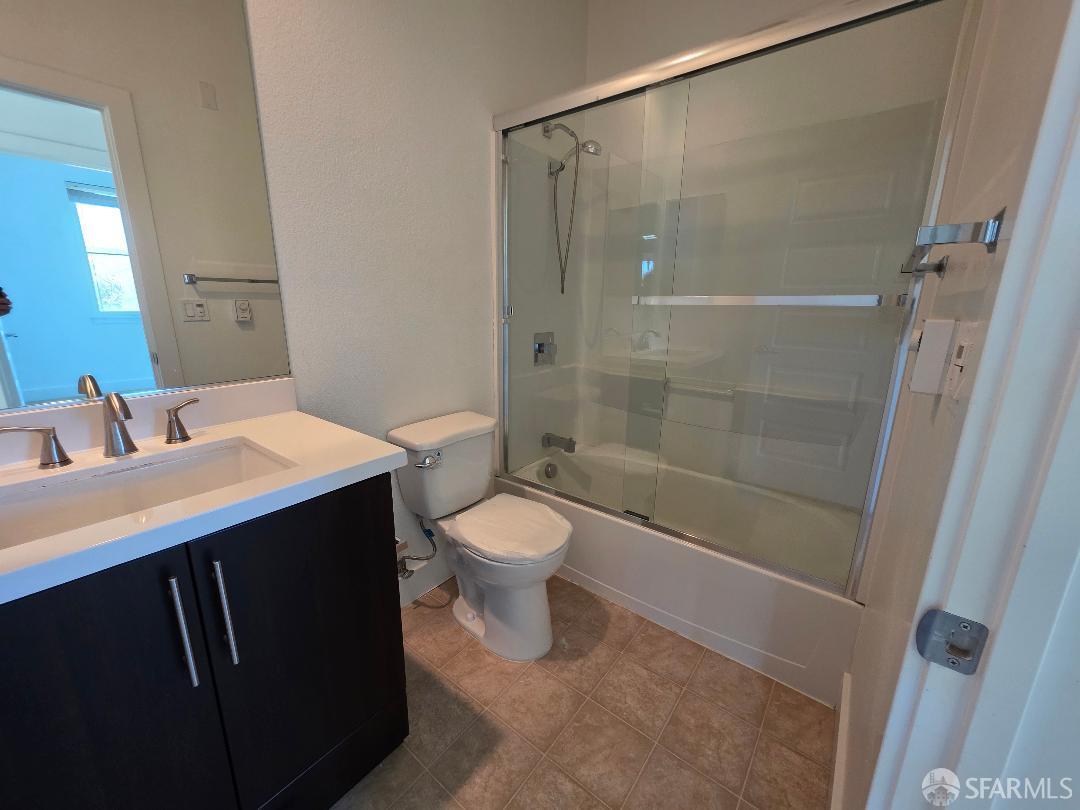 Detail Gallery Image 9 of 14 For 2415 Stearman Ct #7,  San Jose,  CA 95132 - 3 Beds | 2/1 Baths