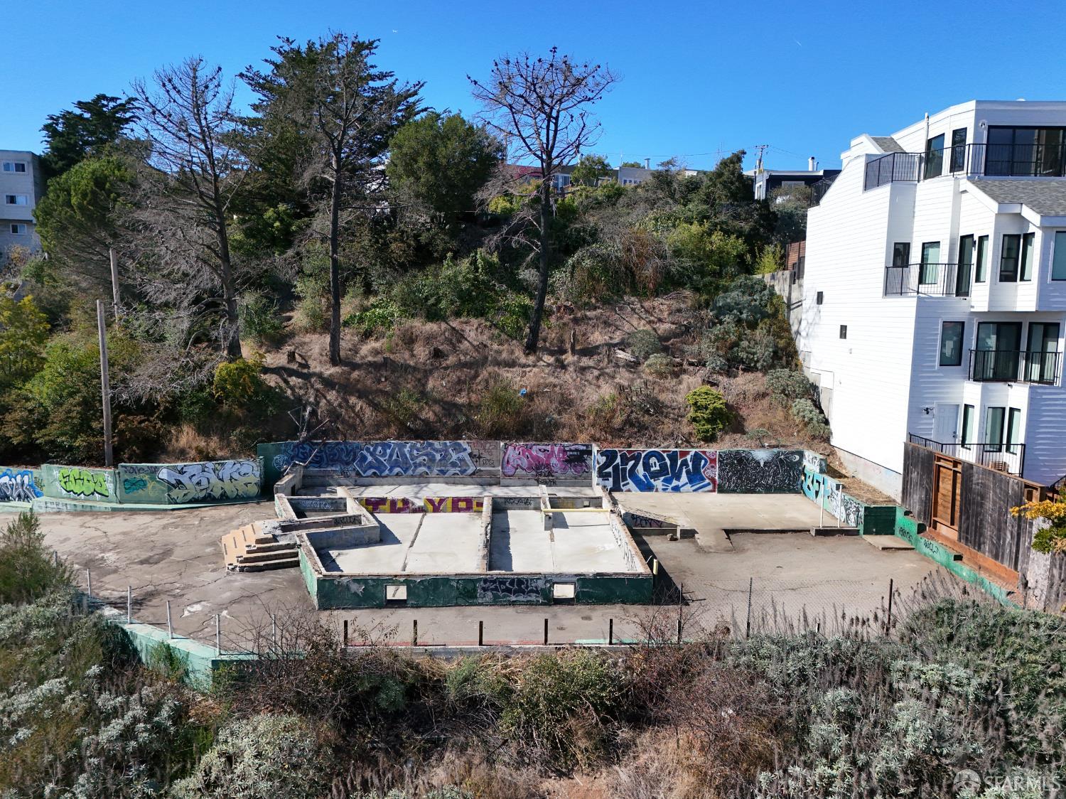 Detail Gallery Image 26 of 35 For 400 Franconia St, San Francisco,  CA 94110 - 5 Beds | 4/1 Baths