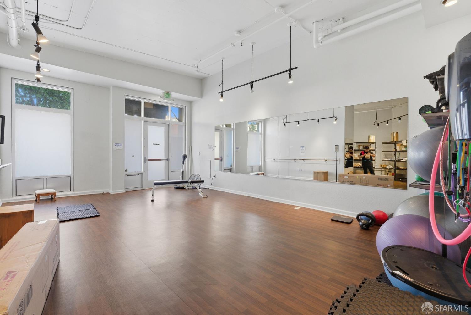 Detail Gallery Image 46 of 60 For 140 South Van Ness Ave #417,  San Francisco,  CA 94103 - 1 Beds | 1/1 Baths