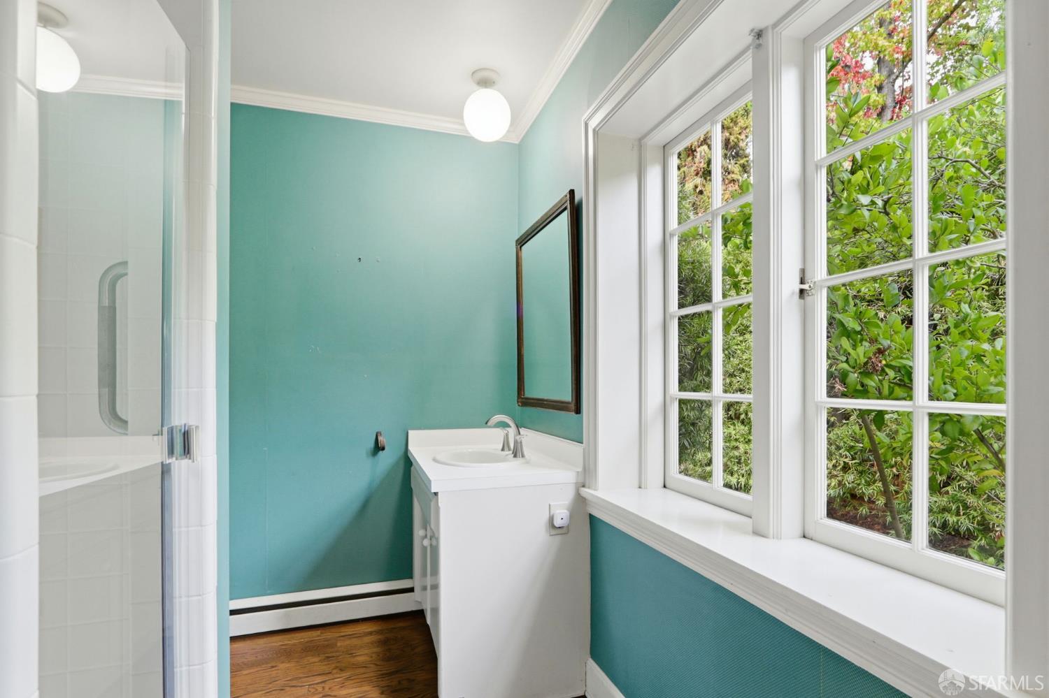 Detail Gallery Image 33 of 53 For 6 Cypress Ct, Los Altos,  CA 94022 - 5 Beds | 3/2 Baths