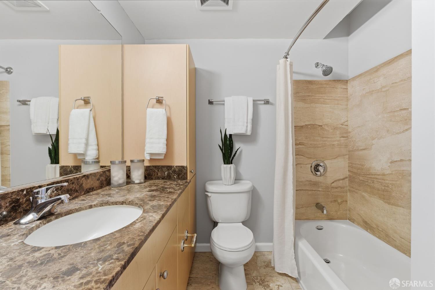 Detail Gallery Image 34 of 60 For 140 South Van Ness Ave #417,  San Francisco,  CA 94103 - 1 Beds | 1/1 Baths