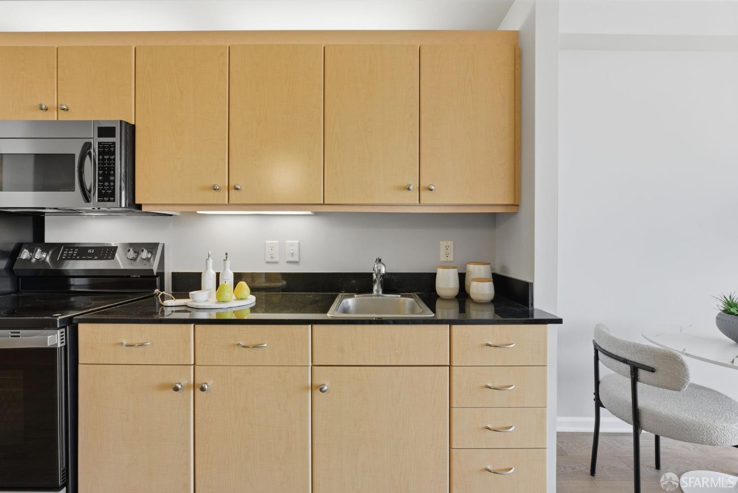 Detail Gallery Image 20 of 60 For 140 South Van Ness Ave #417,  San Francisco,  CA 94103 - 1 Beds | 1/1 Baths