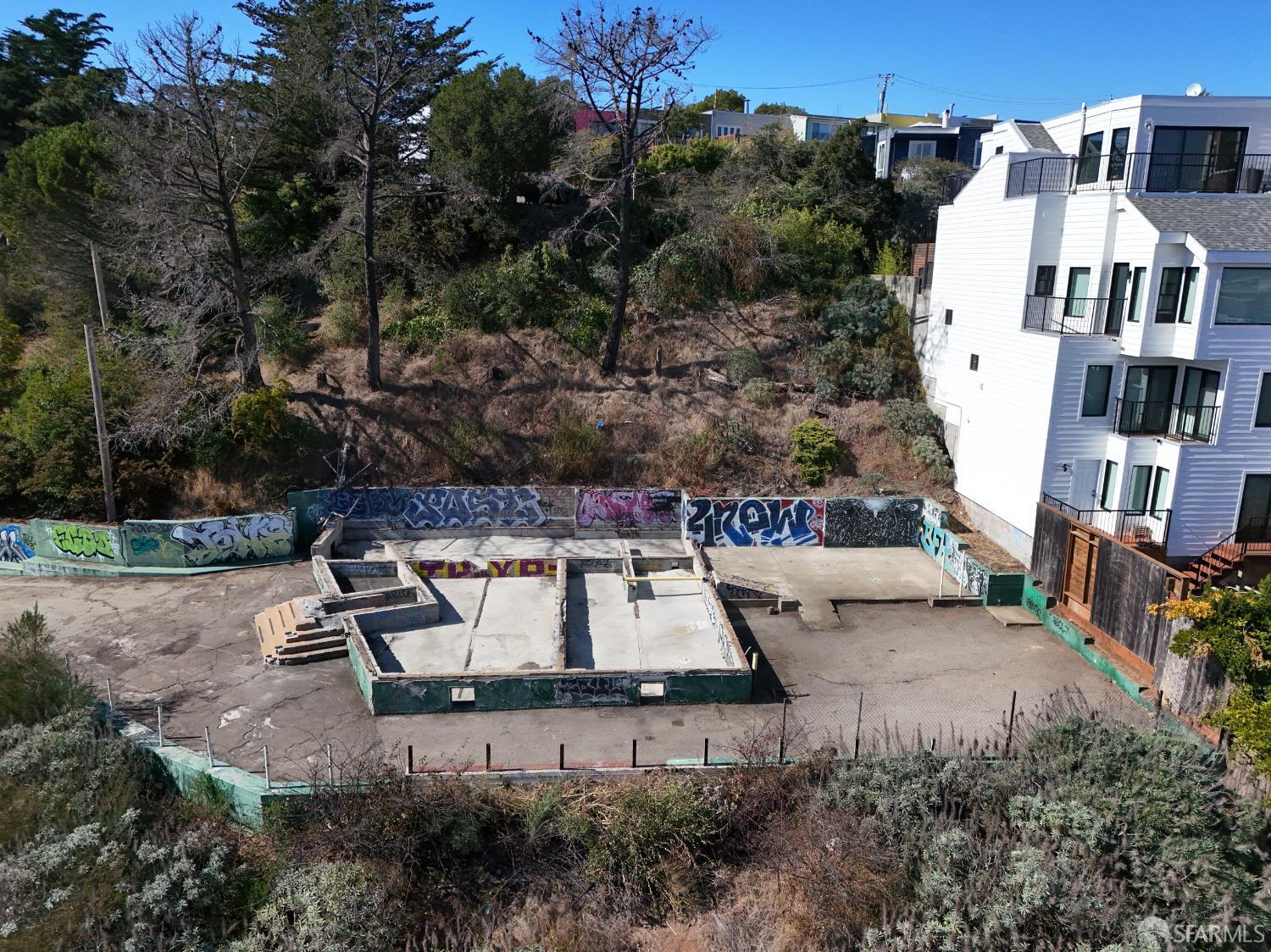 Detail Gallery Image 24 of 35 For 400 Franconia St, San Francisco,  CA 94110 - 5 Beds | 4/1 Baths