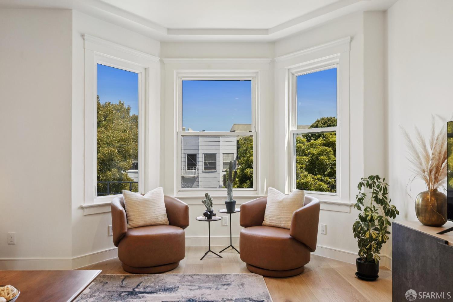 Detail Gallery Image 3 of 28 For 1234 Francisco St #6,  San Francisco,  CA 94109 - 2 Beds | 2 Baths