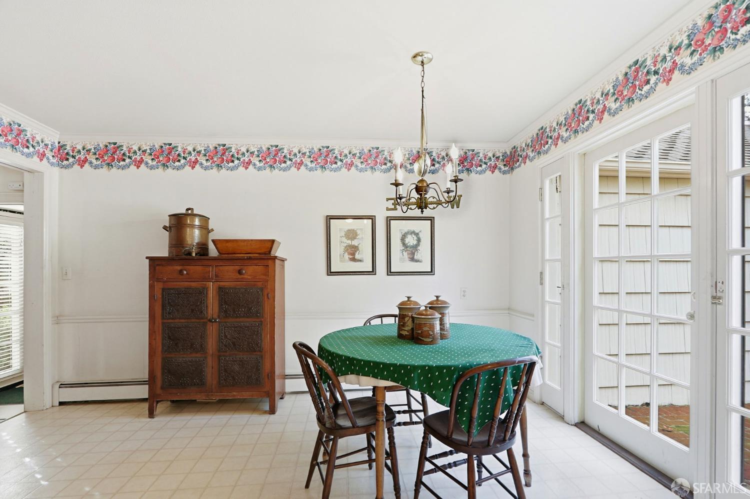 Detail Gallery Image 27 of 53 For 6 Cypress Ct, Los Altos,  CA 94022 - 5 Beds | 3/2 Baths