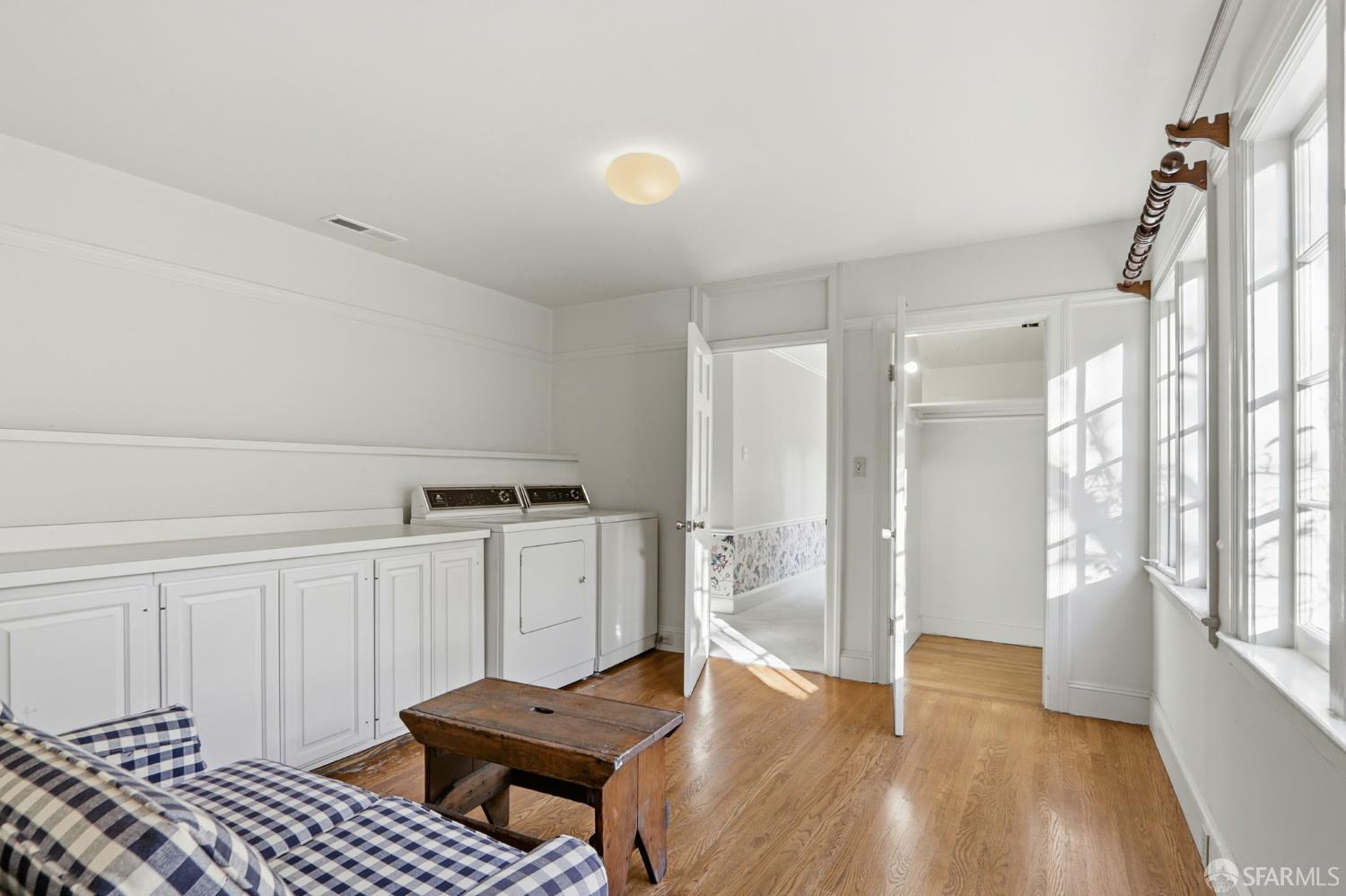 Detail Gallery Image 45 of 53 For 6 Cypress Ct, Los Altos,  CA 94022 - 5 Beds | 3/2 Baths