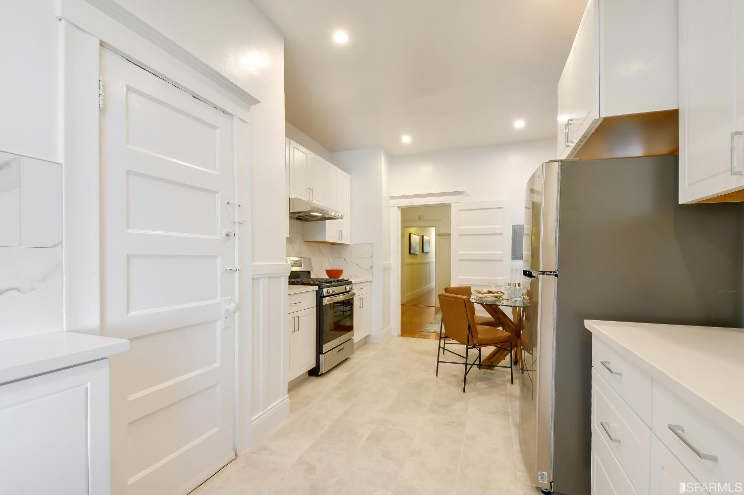 Detail Gallery Image 5 of 47 For 1318 Vallejo St, San Francisco,  CA 94109 - 2 Beds | 1 Baths