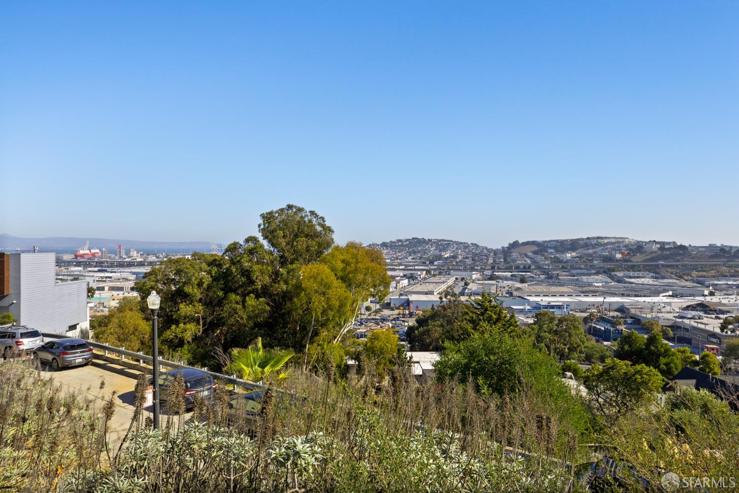 Detail Gallery Image 10 of 35 For 400 Franconia St, San Francisco,  CA 94110 - 5 Beds | 4/1 Baths