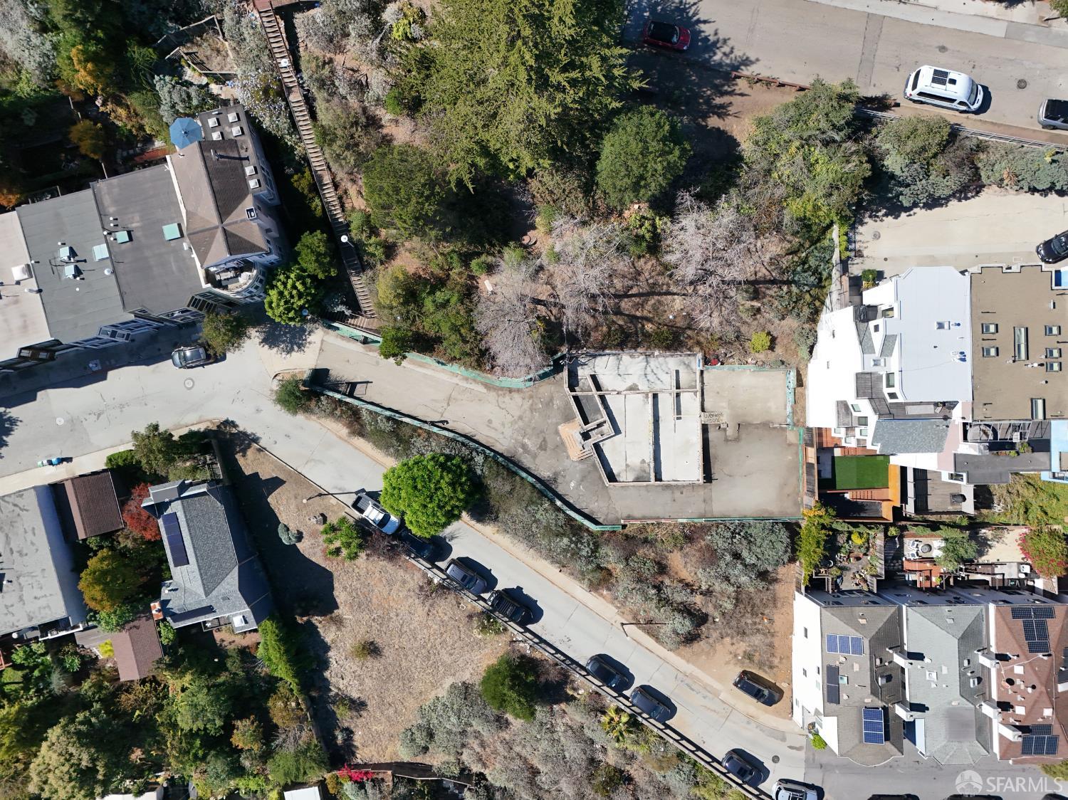 Detail Gallery Image 30 of 35 For 400 Franconia St, San Francisco,  CA 94110 - 5 Beds | 4/1 Baths