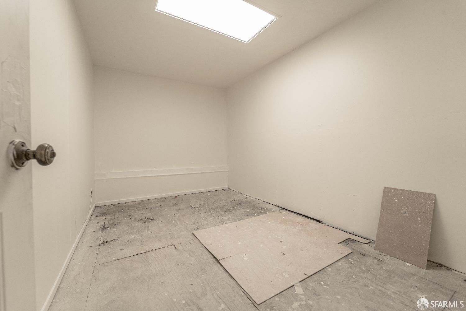 Detail Gallery Image 8 of 14 For 2748 San Bruno Ave, San Francisco,  CA 94134 - – Beds | – Baths