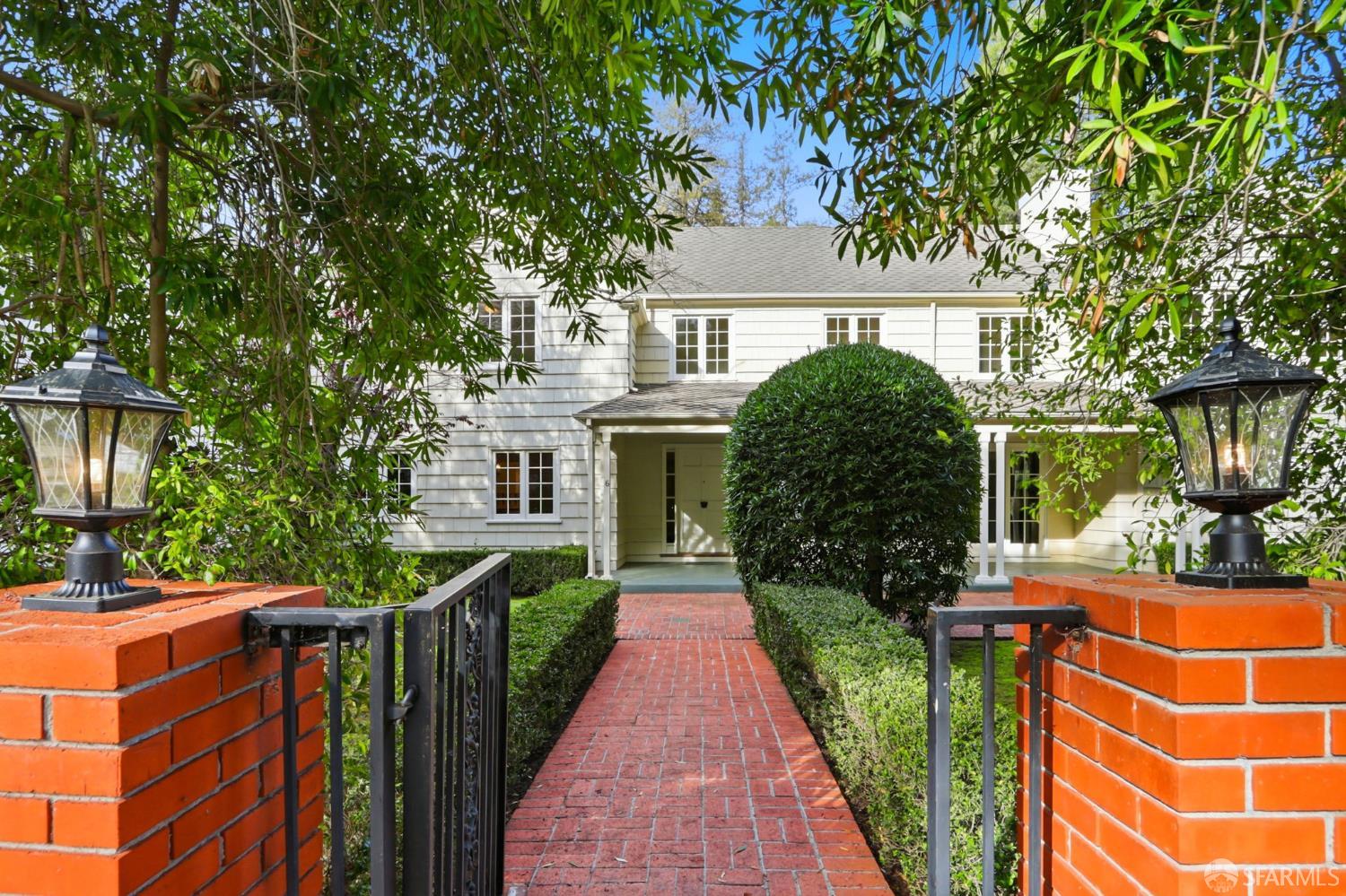 Detail Gallery Image 2 of 53 For 6 Cypress Ct, Los Altos,  CA 94022 - 5 Beds | 3/2 Baths