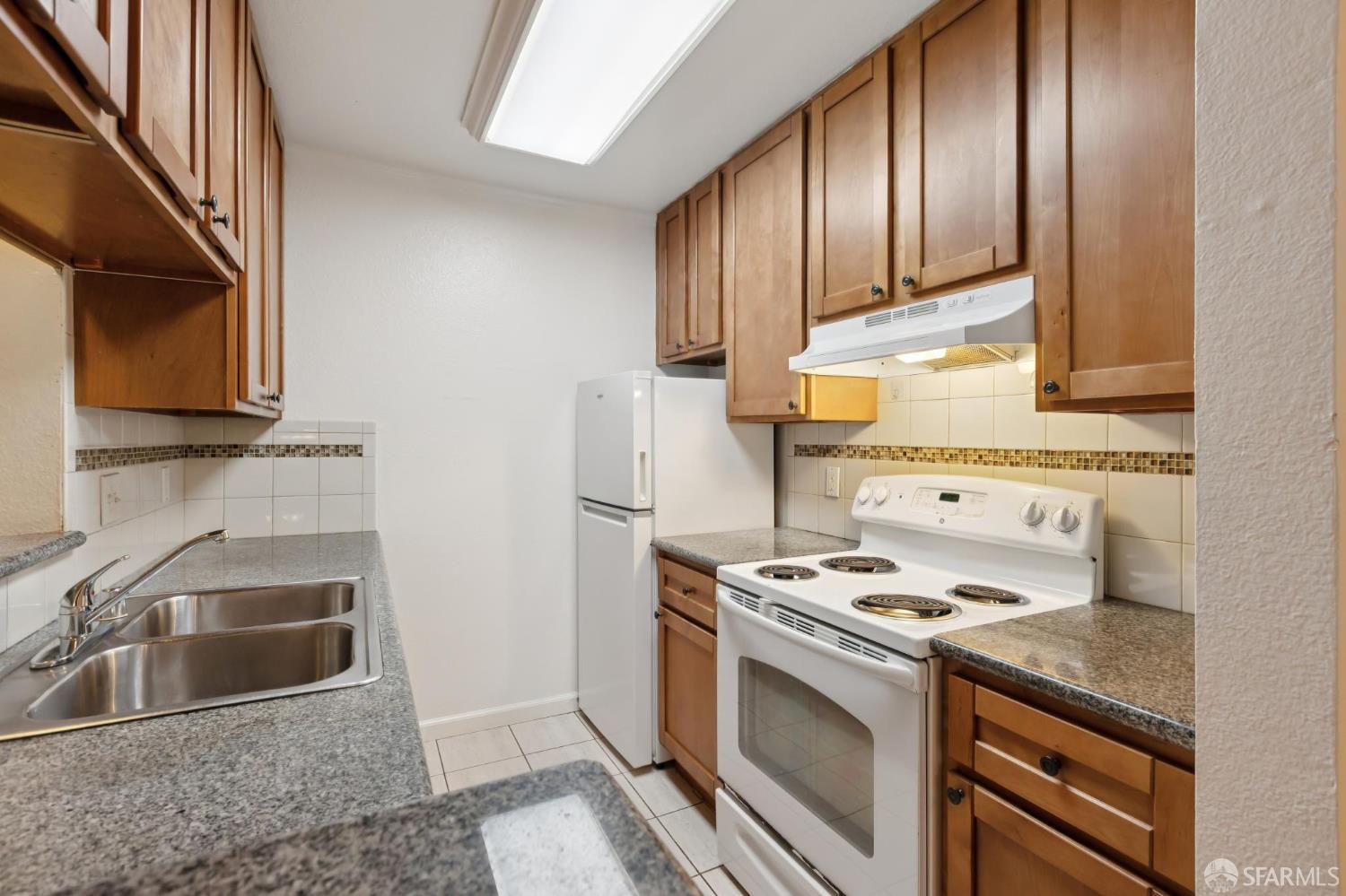 Detail Gallery Image 8 of 39 For 368 Imperial Way #233,  Daly City,  CA 94015 - 2 Beds | 2 Baths