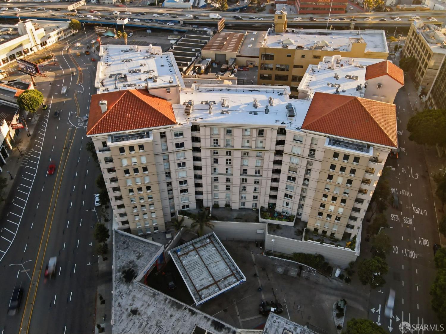 Detail Gallery Image 54 of 60 For 140 South Van Ness Ave #417,  San Francisco,  CA 94103 - 1 Beds | 1/1 Baths