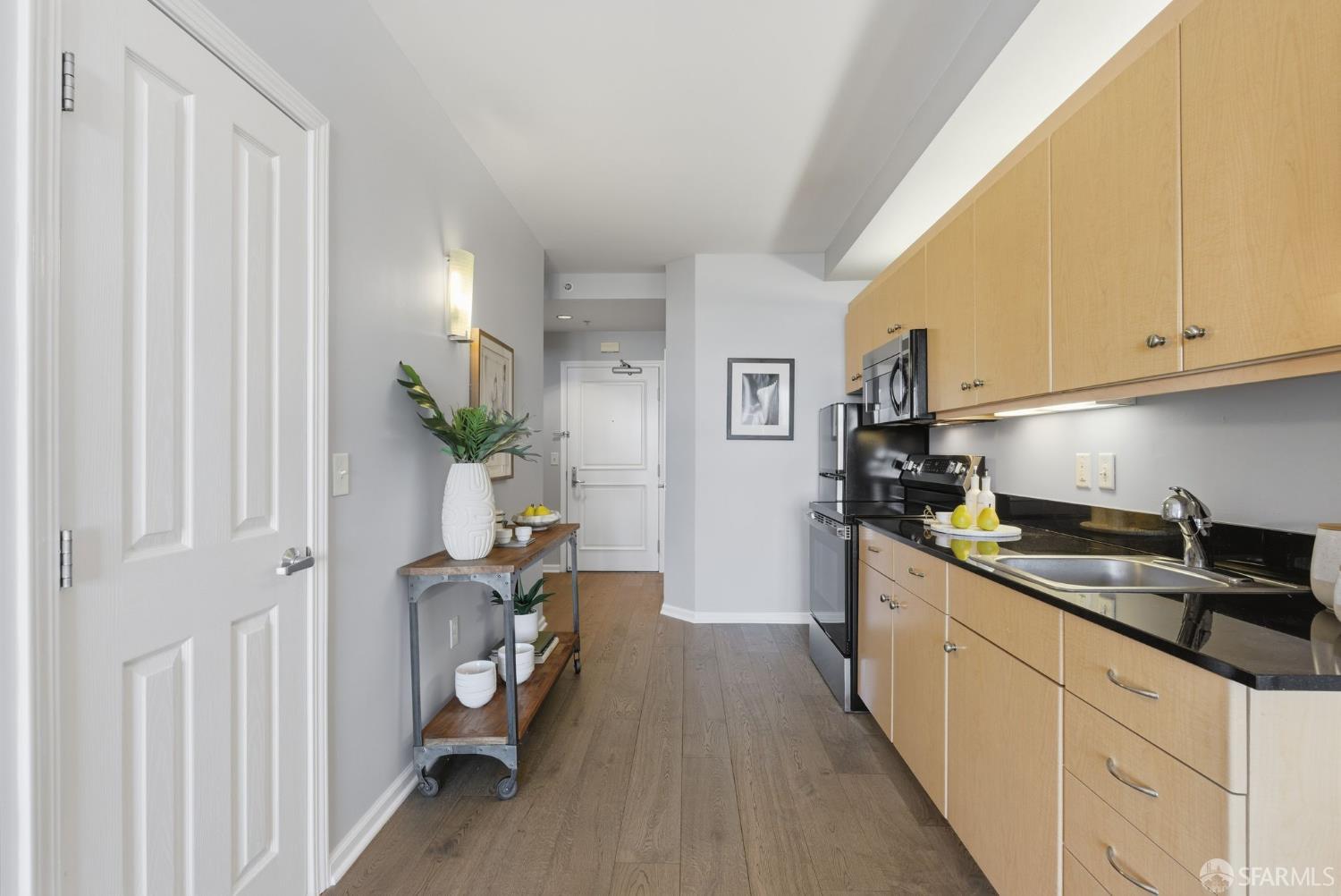 Detail Gallery Image 18 of 60 For 140 South Van Ness Ave #417,  San Francisco,  CA 94103 - 1 Beds | 1/1 Baths