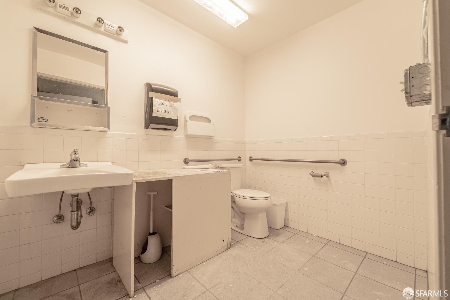 Detail Gallery Image 6 of 14 For 2748 San Bruno Ave, San Francisco,  CA 94134 - – Beds | – Baths