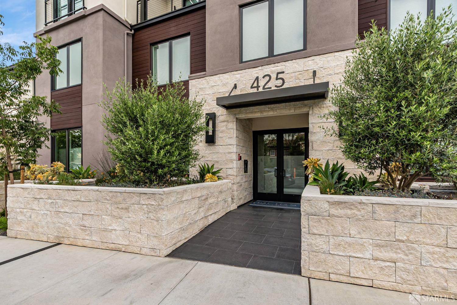 Detail Gallery Image 28 of 39 For 425 First St #14,  Los Altos,  CA 94022 - 1 Beds | 1/1 Baths