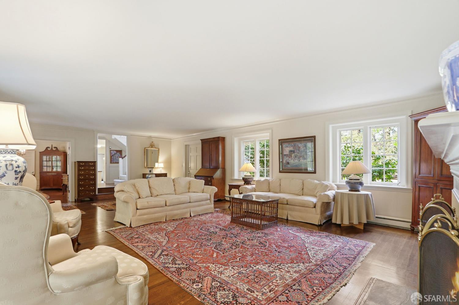 Detail Gallery Image 11 of 53 For 6 Cypress Ct, Los Altos,  CA 94022 - 5 Beds | 3/2 Baths