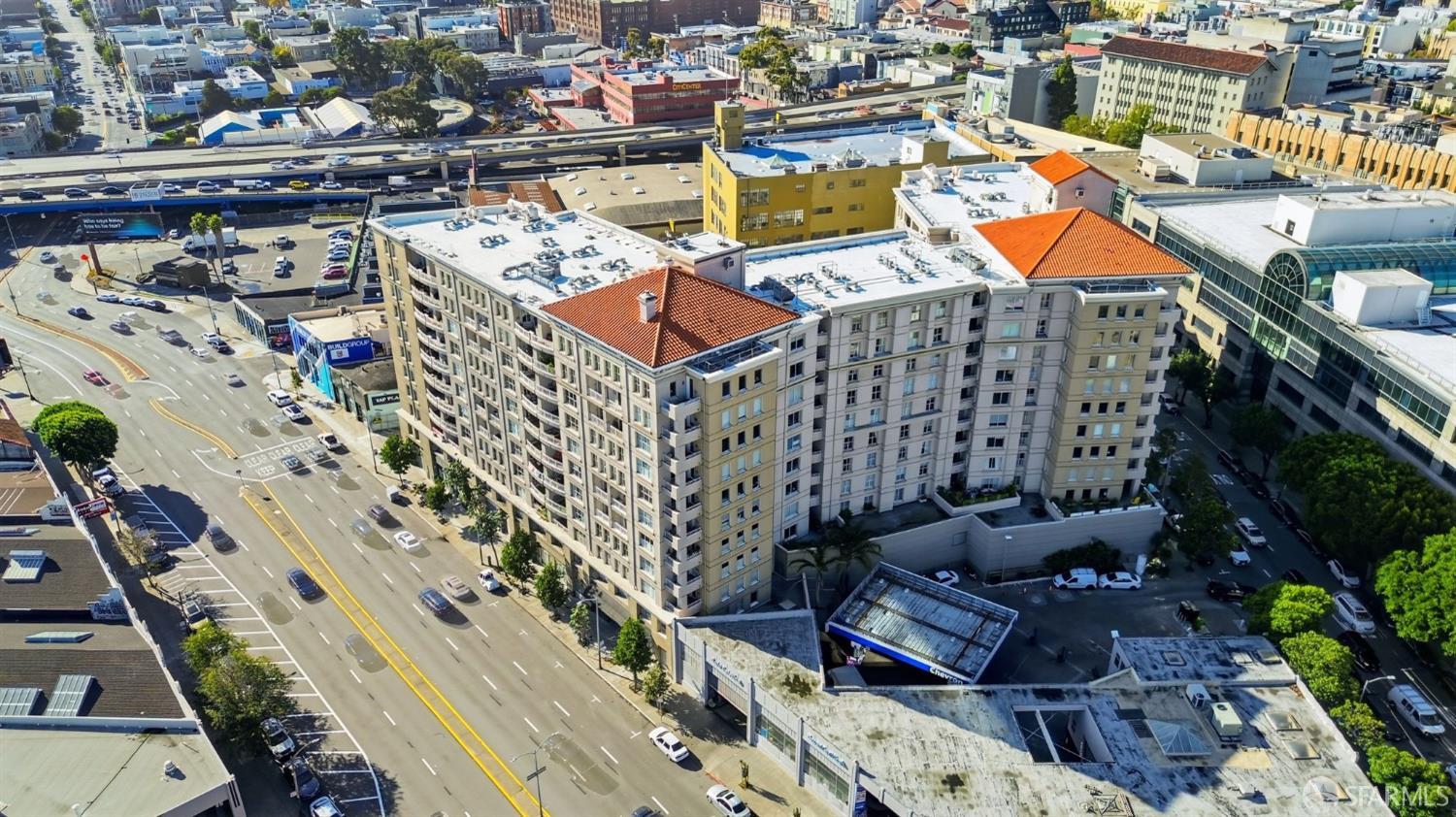 140 South Van Ness Avenue # 417