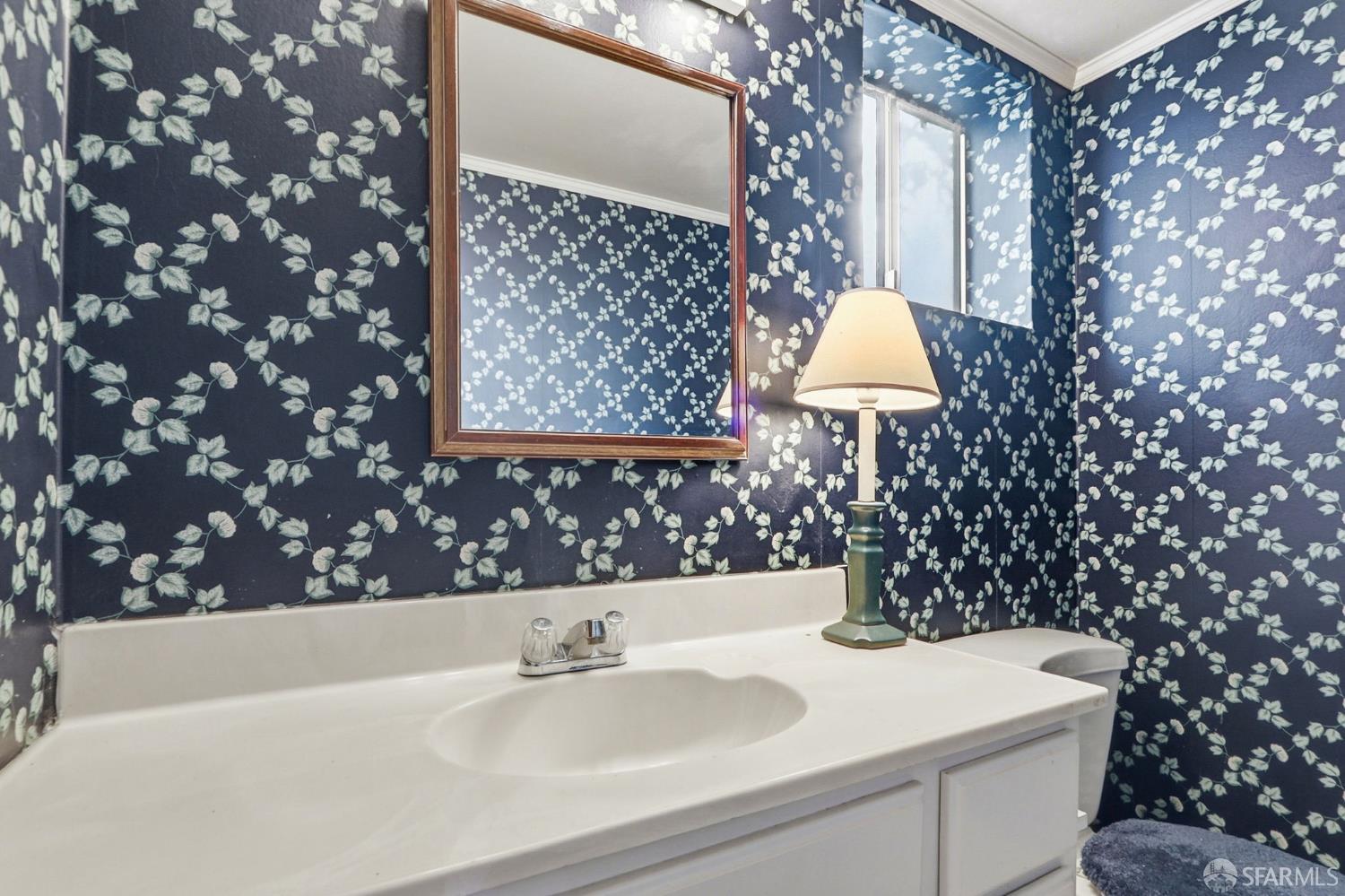 Detail Gallery Image 30 of 53 For 6 Cypress Ct, Los Altos,  CA 94022 - 5 Beds | 3/2 Baths