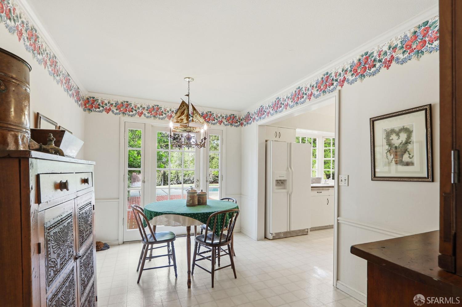 Detail Gallery Image 26 of 53 For 6 Cypress Ct, Los Altos,  CA 94022 - 5 Beds | 3/2 Baths