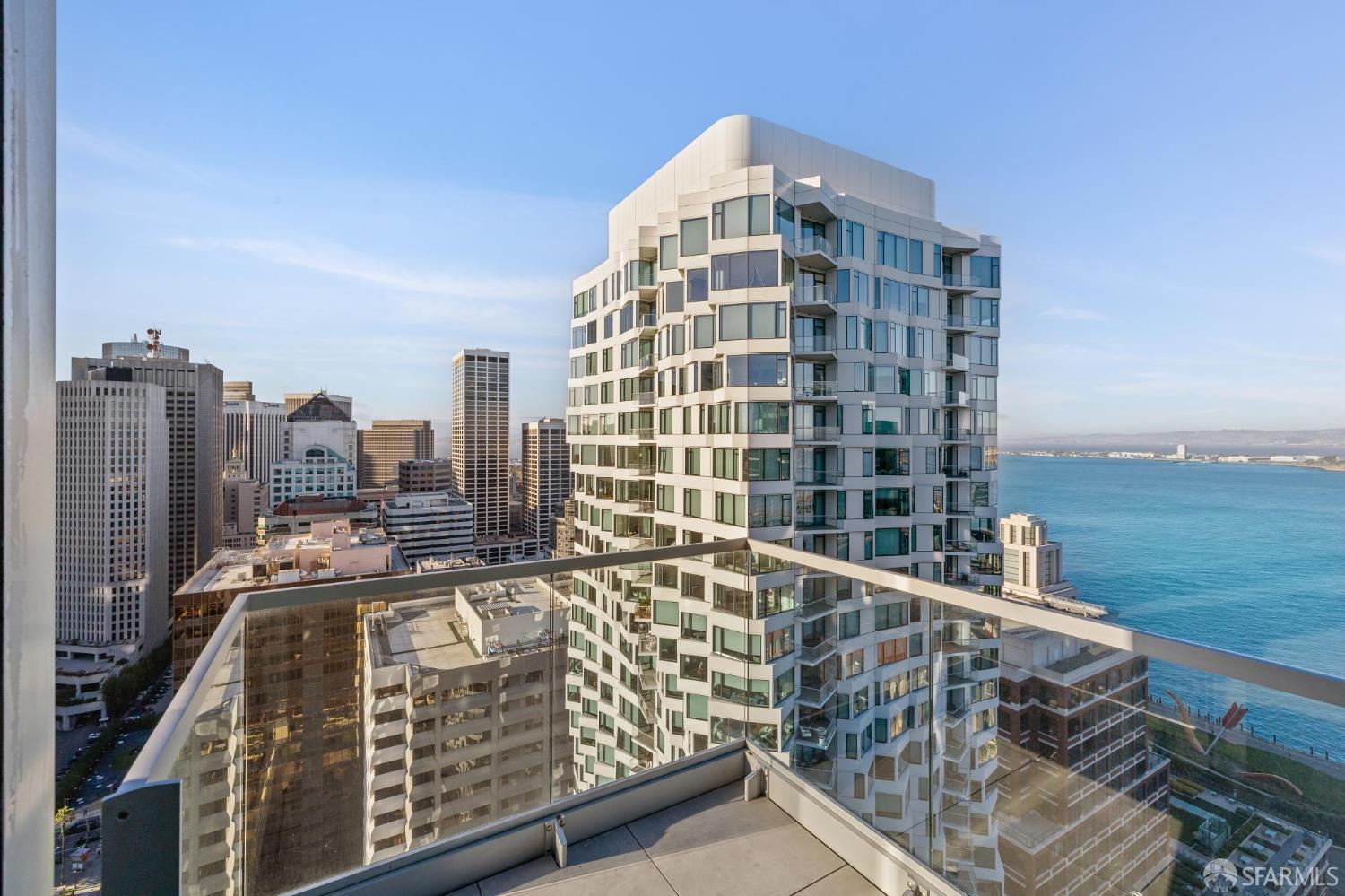 Detail Gallery Image 3 of 35 For 301 Main St 37b,  San Francisco,  CA 94105 - 3 Beds | 3/1 Baths