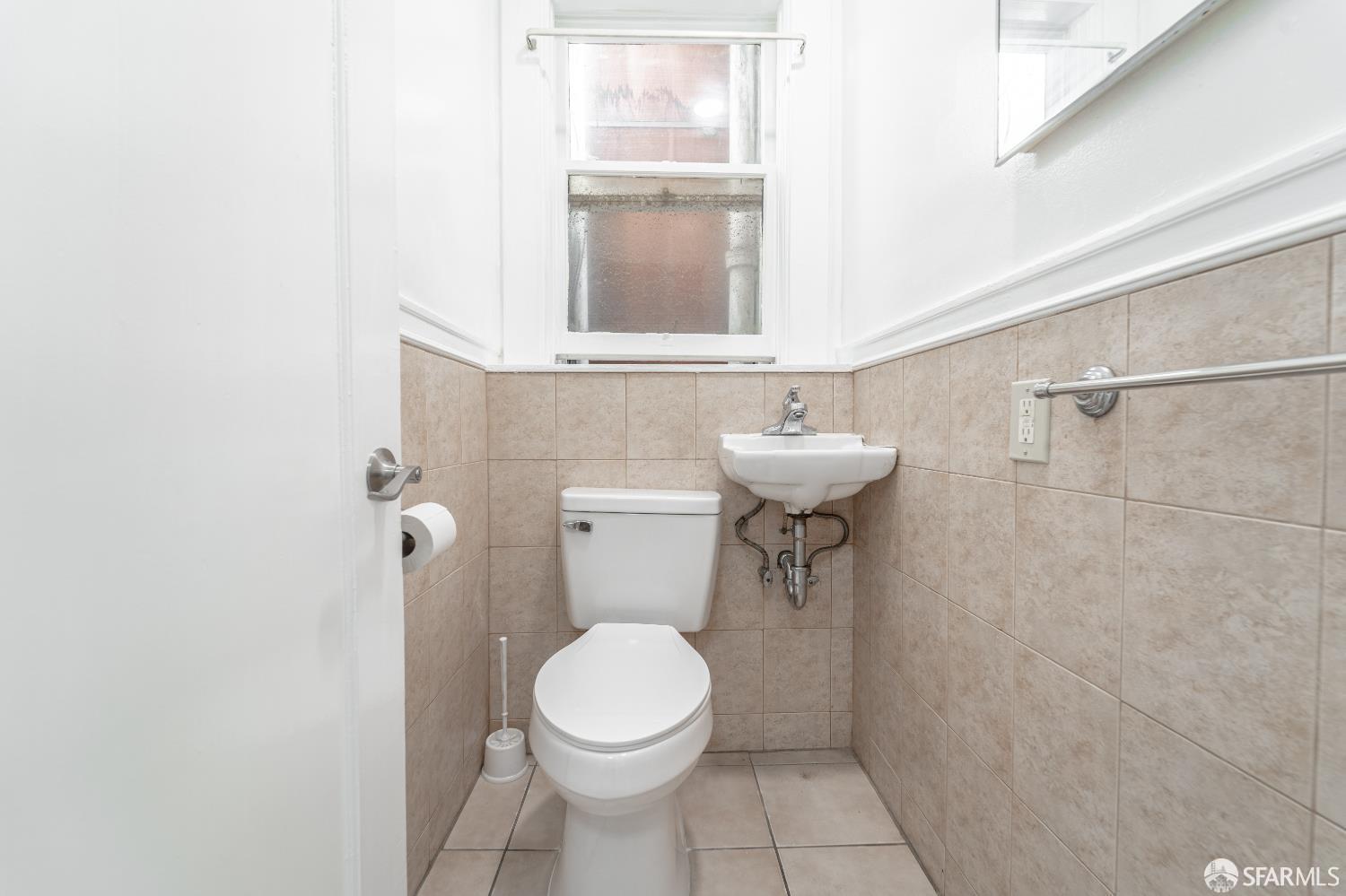 Detail Gallery Image 10 of 11 For 2748 San Bruno Ave a,  San Francisco,  CA 94134 - 2 Beds | 1/1 Baths