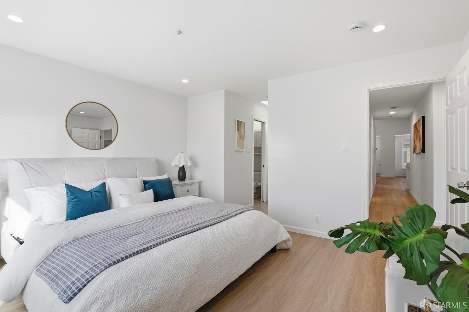 Detail Gallery Image 21 of 33 For 932 Hillside Blvd, Daly City,  CA 94014 - 4 Beds | 3 Baths