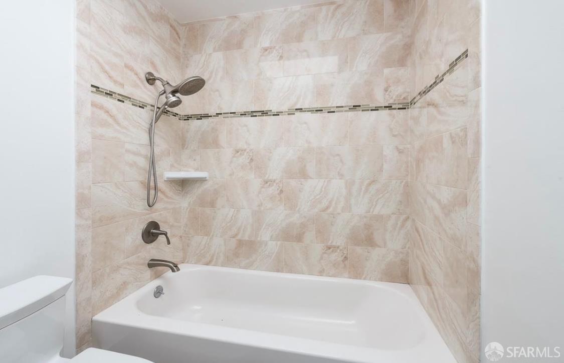 Detail Gallery Image 18 of 32 For 719 Banks St, San Francisco,  CA 94110 - 3 Beds | 2 Baths